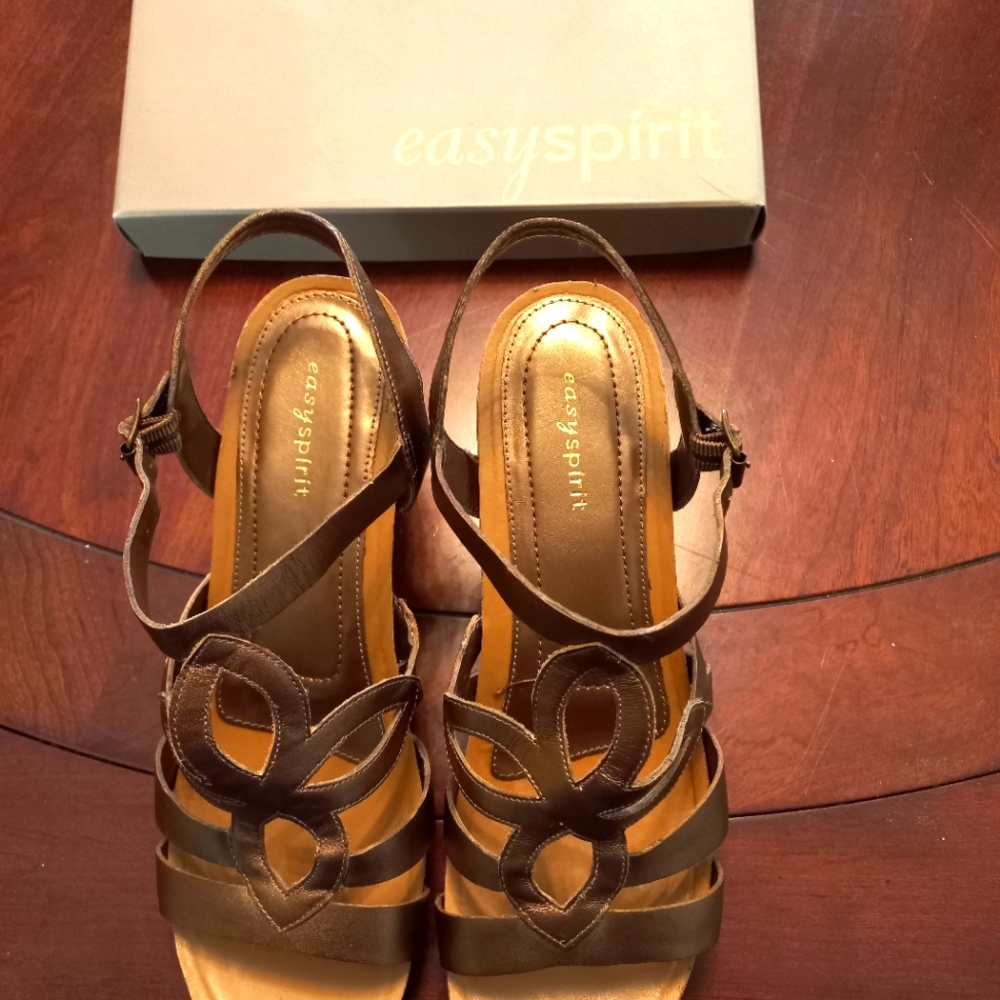 EASY SPIRIT Bronze Heels